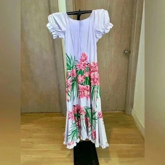Worn Once - Hawaiian muumuu- lavender - Picture 6 of 9